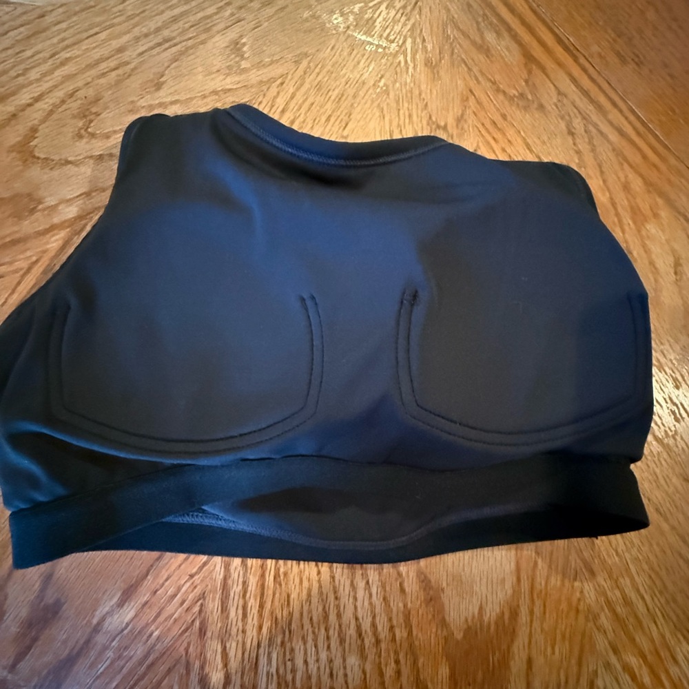 Lululemon women’s top - Picture 3 of 3